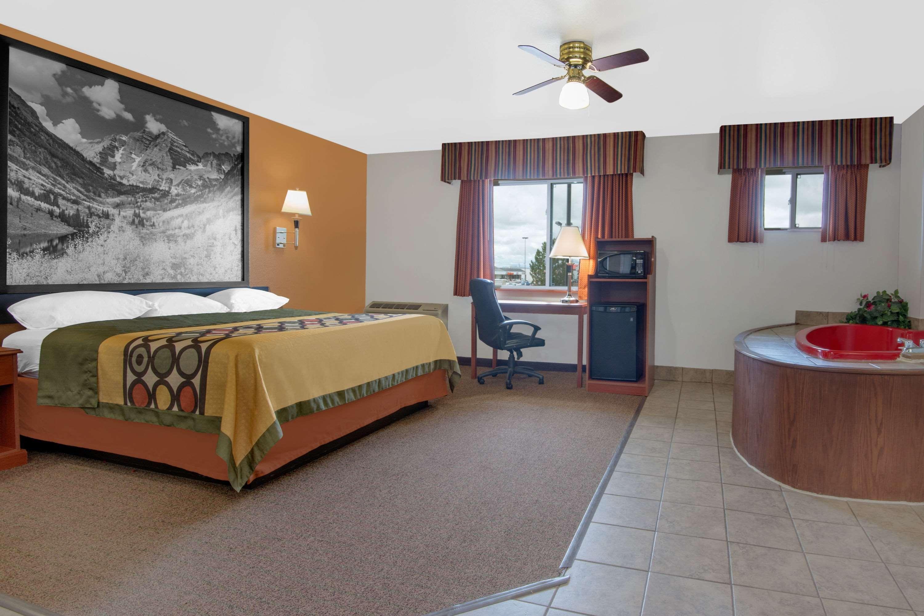 במוטל Super 8 By Wyndham אלאמוסה מראה חיצוני תמונה