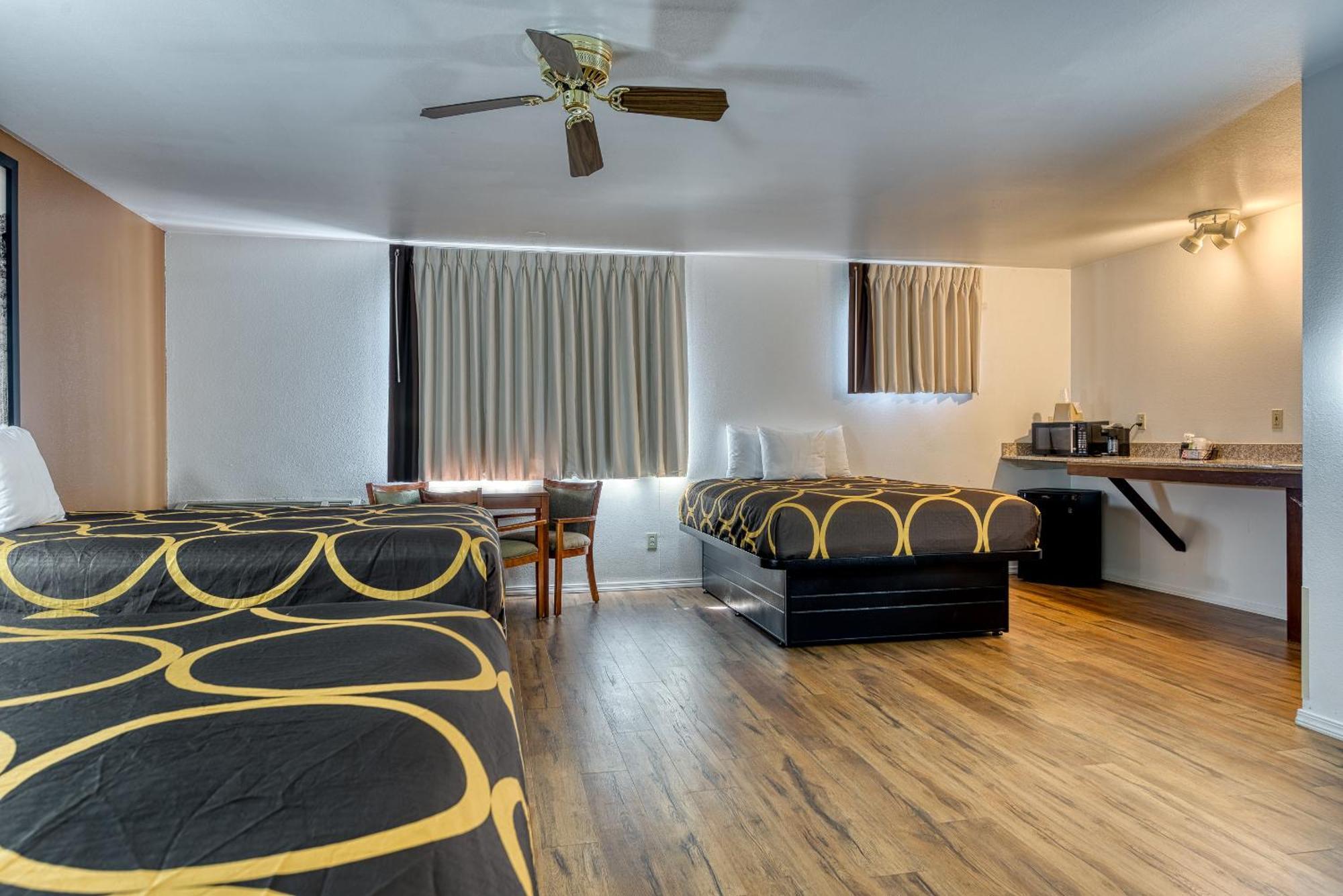 במוטל Super 8 By Wyndham אלאמוסה חדר תמונה